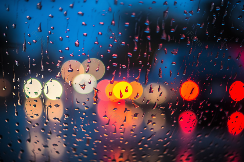 霓虹闪烁的下雨天流水水痕水滴在玻璃,高清,摄影图,摄影图片,图片大全,摄影图免费下载